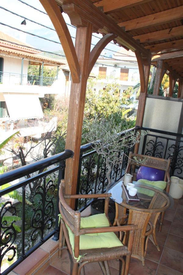 Niriides Apartments Stoúpa الغرفة الصورة